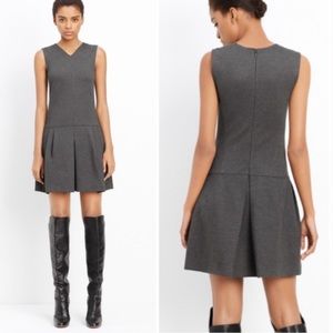 NEW Vince Pleated V-Neck Knit Dress Charcoal Grey Size 4 Has Pockets